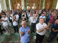 dagestan otmetit kurbanbajram i den rossii s vyhodnymi-lavi-su-0