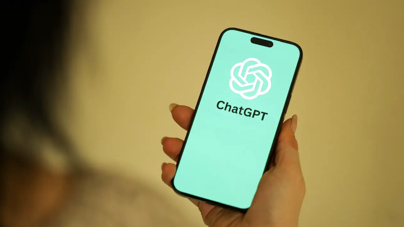 Baza: Российские пары начали ревновать партнеров к ChatGPT