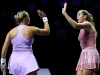 Мирра Андреева финалистка Мадрида WTA 1000 - одиночка и пары mirra andreeva finalistka madrida 1000 odinochka i pary-lavi-su-0