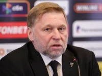 Трактор благодарит Евгения Корешкова, Скотт Гордон - новый рулевой! traktor blagodarit evgeniya koreshkova skott gordon novyj rulevoj-lavi-su-0