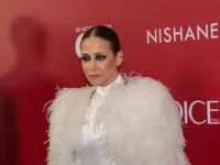 yuliya baranovskaya vybrala  dlya vypusknogo platya docheri-lavi-su-0