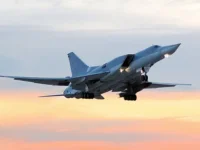 ekipazh tu22 v irkutskoj oblasti uspeshno spassya pri chp s samoletom-lavi-su-0