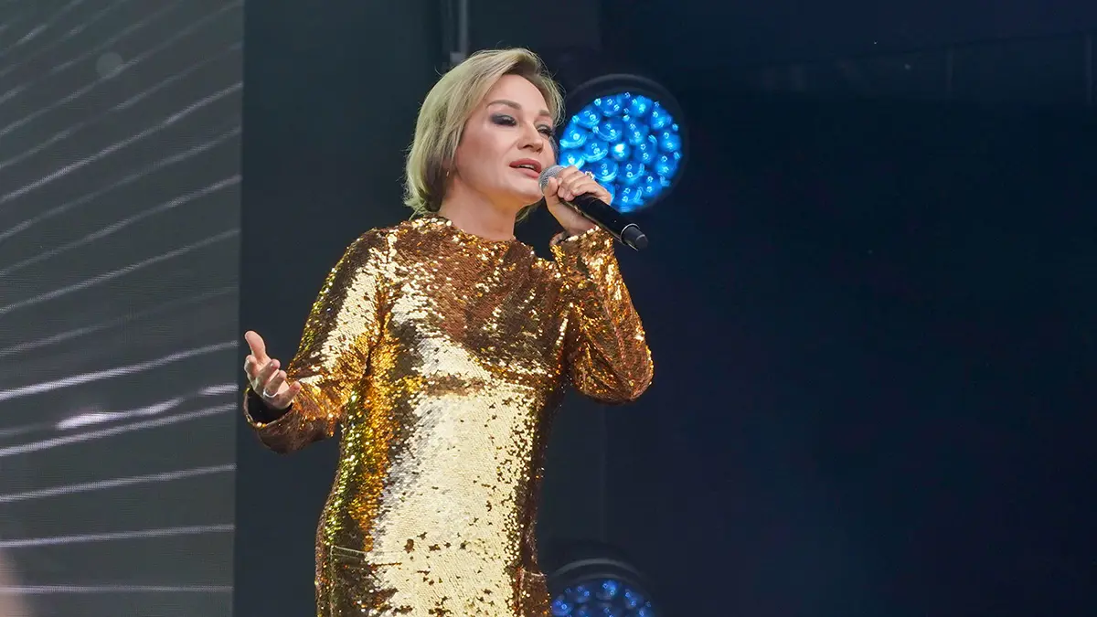 Буланова рассказала, что после школы мечтала стать актрисой