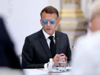 emmanuel makron priletel v damask kak pervyj lider es-lavi-su-0