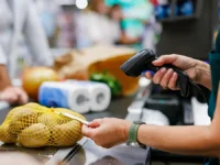 russkij standart vyyasnil kto tratit bolshe vsego v supermarketah-lavi-su-0
