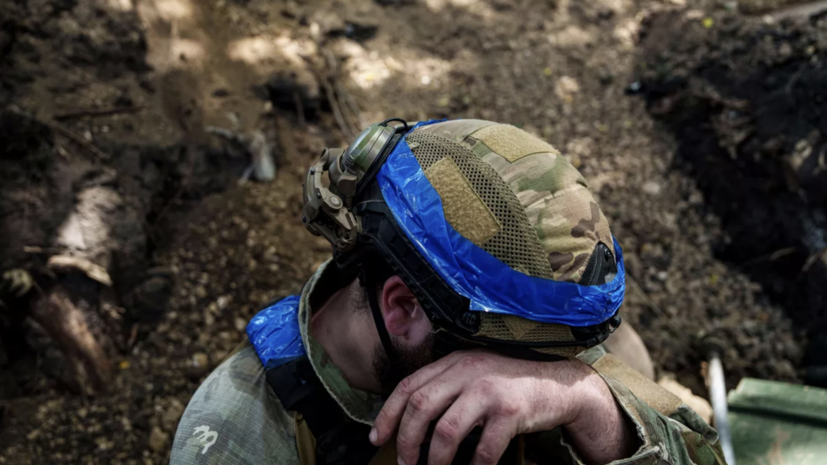 Солдат ВСУ пожаловался, что бойцы вынуждены оборудовать блиндажи за свой счёт