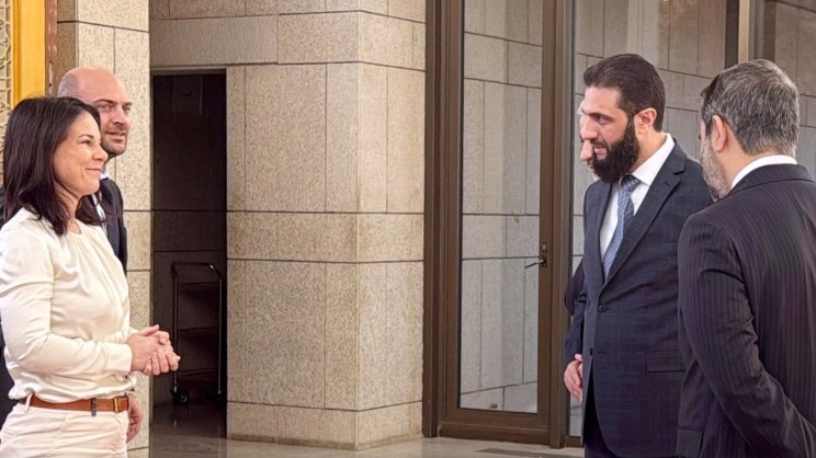 Представители новых властей в Сирии демонстративно не пожали руку Бербок (фото)