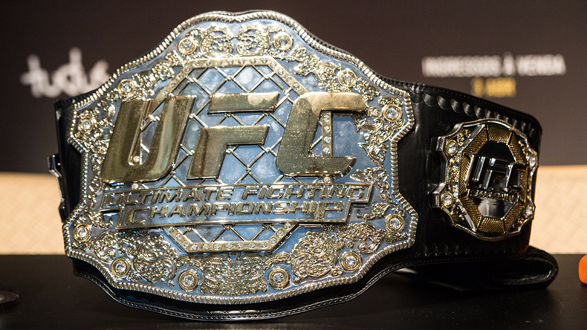 Ударившую тренера после поражения бойца Дудакову исключили из UFC