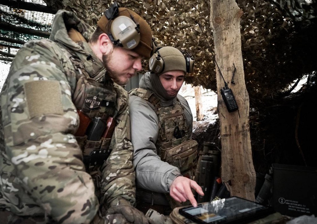 Военнослужащие вооруженных сил Украины в зоне боевых действий