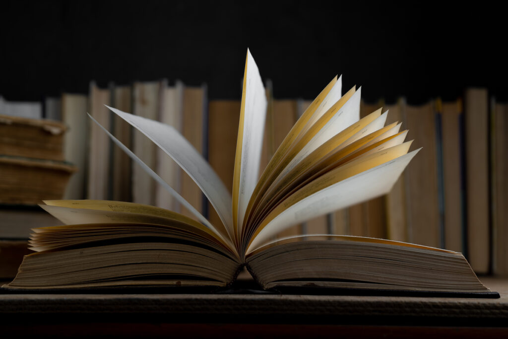 раскрытая книга