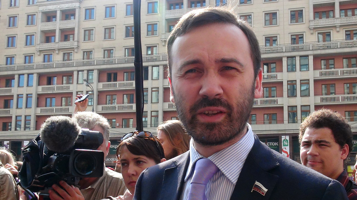 Обыски у предполагаемых сообщников экс-депутата Пономарева* проходят в 9 регионах