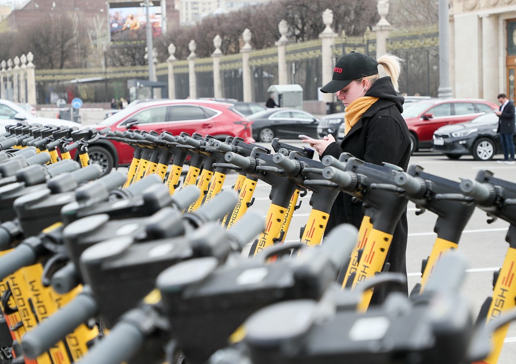 В Москве усложнят аренду электросамокатов