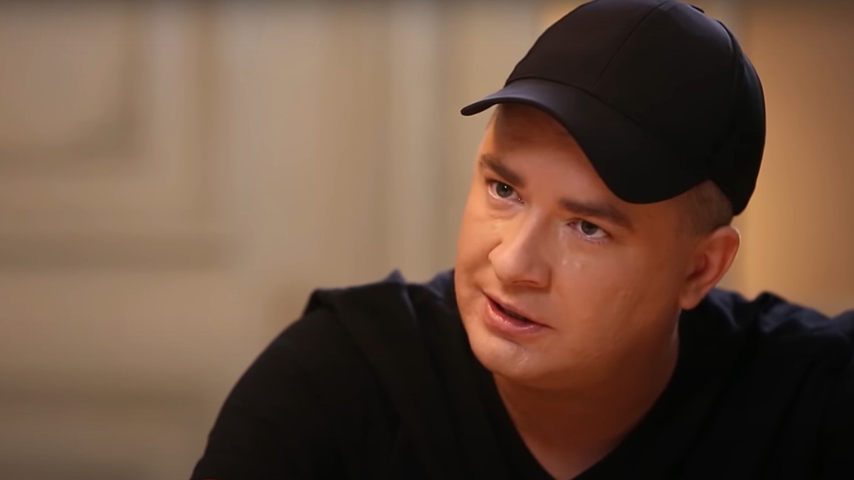 Shot: Владимир Зеленский угрожает Верке Сердючке мобилизацией