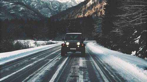 Мэр Симферополя сам буксует в снегопад