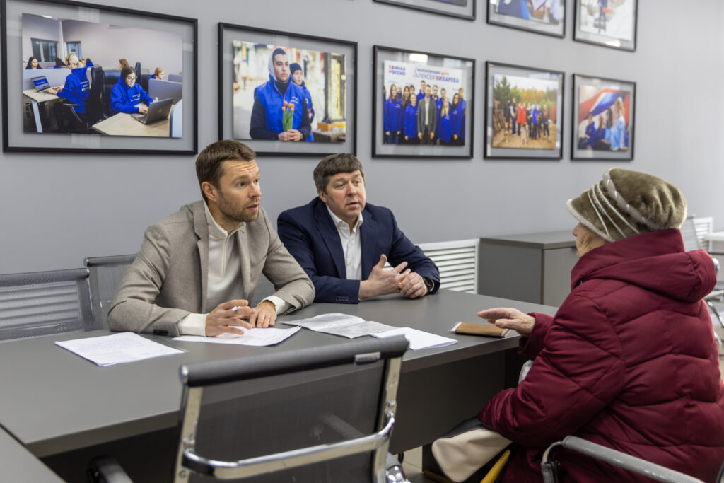 Алексей Вихарев открыл новый филиал волонтерского центра
