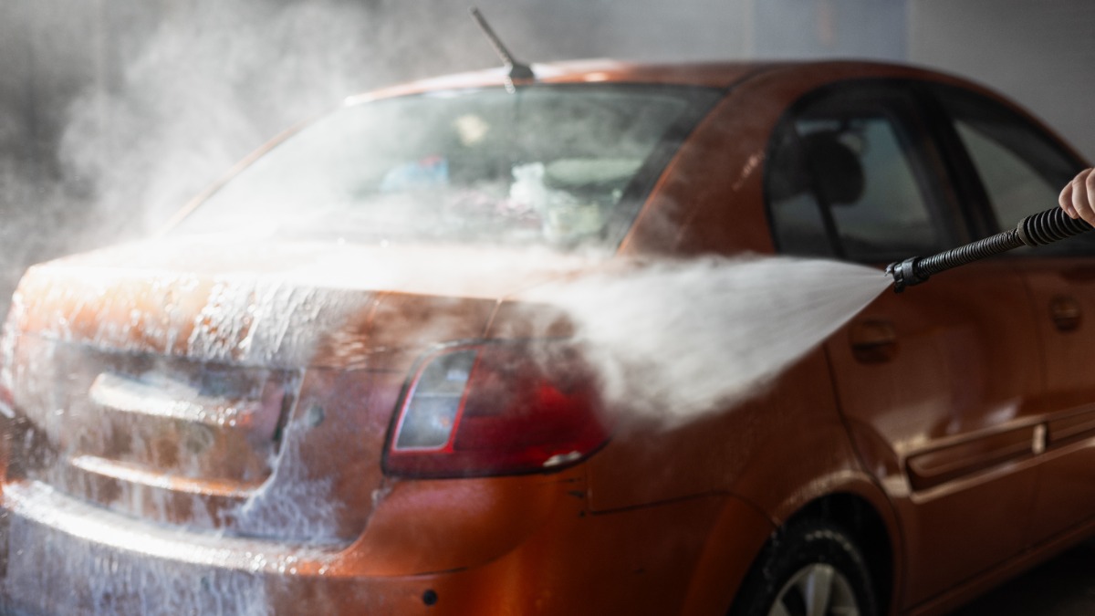 Депутат Барсов предложил пенсионерам зарабатывать на автомойках