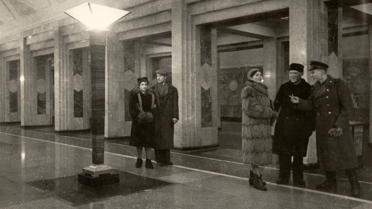 Так в год открытия выглядела станция метро «Сталинская», которую в 1961 году переименовали в «Семеновскую». Фото 1944 года