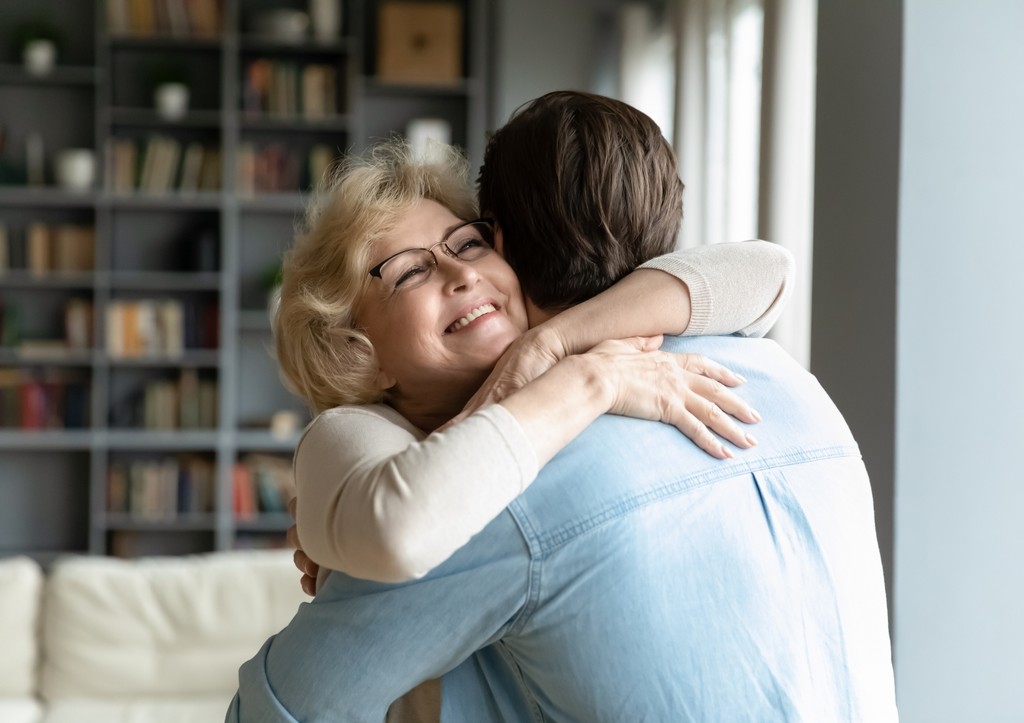 «Маменькины сынки»: мужчин предостерегли от романов с женщинами постарше