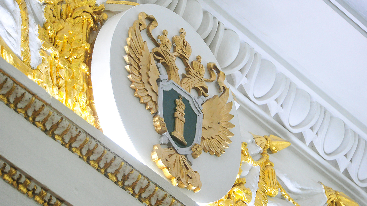 Прокуратура Москвы контролирует дело подростка, отдавшего аферистам 200 миллионов