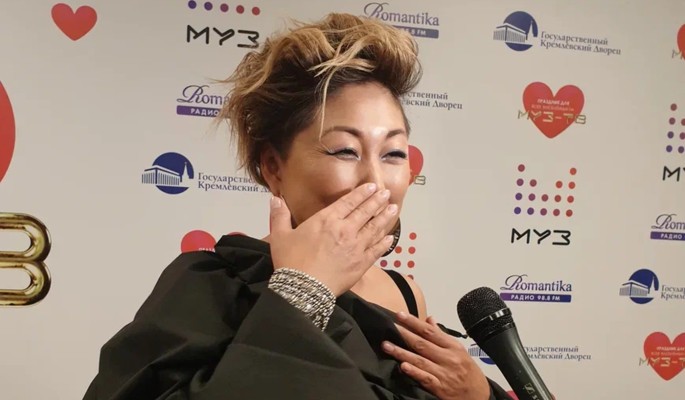 "Врачи меня предупредили": у 53-летней Аниты Цой обнаружена редкая аномалия организма