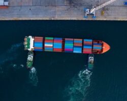 aktivno rasshiryaet flot sudamikontejnerovozami k 2025 godu-signaldaily-ru-174266825400-0