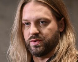 Арсений Бородин из Фабрики звезд о чудесных спасениях в Москве и Сочи Screenshot