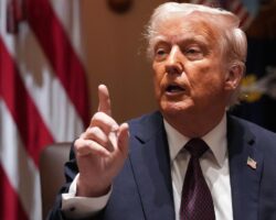 donald tramp mezhdu sankcziyami i ustupkami rossii v ukrainskom konflikte-signaldaily-ru-174301908700-0