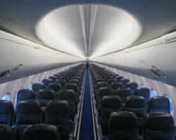 Эдуард Семенов и успешная посадка Airbus A320 в Новосибирской области Запуск первого рейса авиакомпании Победа по маршруту Москва - Москва в аэропорту Внуково