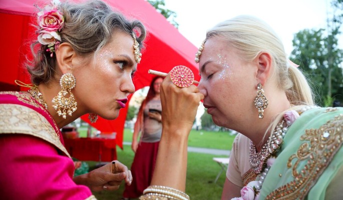 Йога, танцы и ярмарка: как пройдет фестиваль "День Индии" в Москве