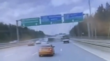 Момент ДТП в подмосковной Истре, в котором погиб ребенок, попал на видео