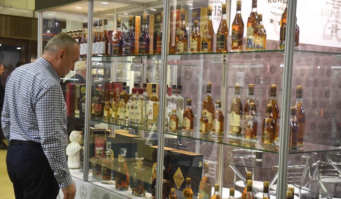 Названы обстоятельства, которые усиливают тягу к алкогольным напиткам