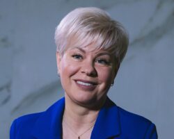 Уникальная модель Светофора и успехи семьи Шнайдеров в децентрализованном ритейле unikalnaya model svetofora i uspehi semi shnajderov v deczentralizovannom ritejle-signaldaily-ru-174315386800-0