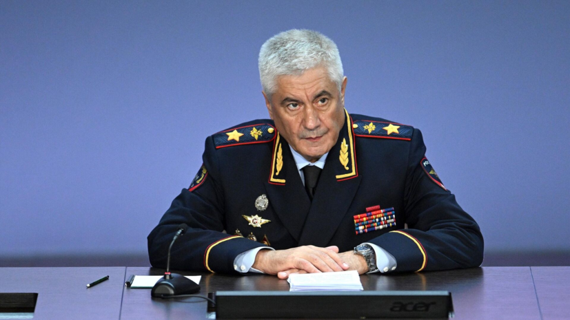 Колокольцев наградил сотрудницу полиции за помощь при пожаре в Калининграде