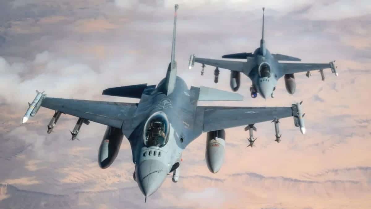 APKWS II ВВС США эффективно противодействуют беспилотникам хуситов у авианосца Гарри Трумэн-0