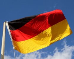aleksandr shenderyukzhidkov o vazhnosti istoricheskoj pamyati rossii i germanii-signaldaily-ru-174380507000-0 - signaldaily