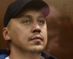 Рассмотрение судом в Москве ходатайства о домашнем аресте блогера Портнягина по делу о неуплате налогов