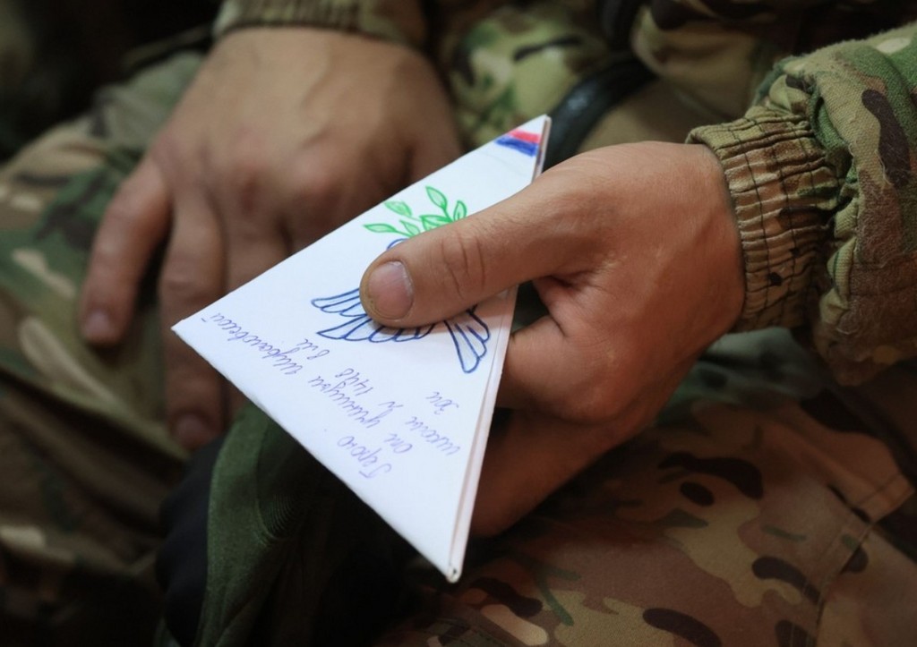 Выброшенные в Нижнем Новгороде письма бойцам СВО передадут на передовую