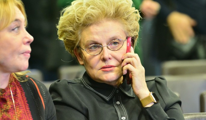 Малышева рассказала, почему мужчины могут потерять сознание в туалете