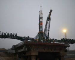 Французские туристы задержаны на космодроме Байконур возле ракеты «Энергия» franczuzskie turisty zaderzhany na kosmodrome bajkonur vozle rakety energiya-signaldaily-ru-174388168100-0