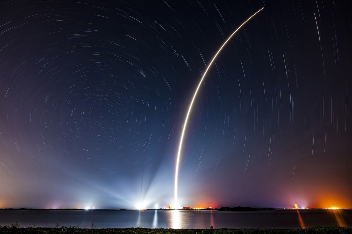 SpaceX и Falcon 9 установили рекорд с 8400 спутниками Starlink за 6 лет-0