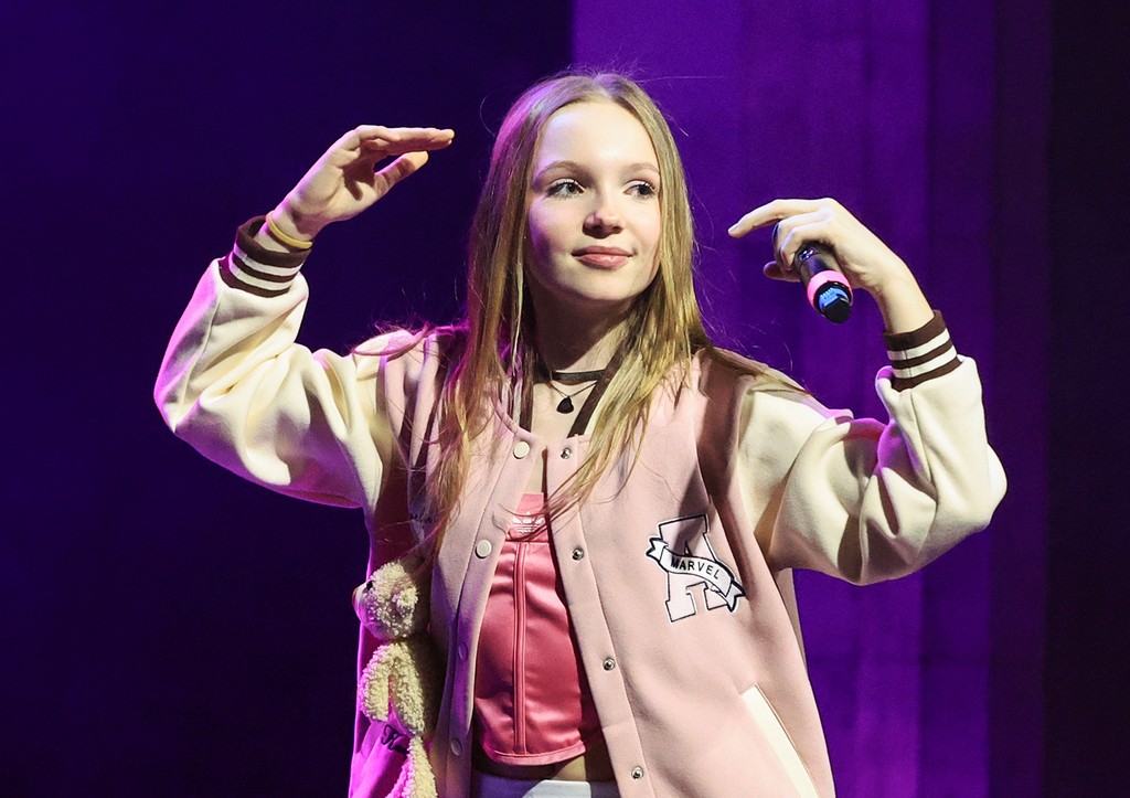 Исполнительница хита «Сигма Бой» Betsy (Света Чертищева) на своем сольном концерте в культурном центре ЗИЛ в Москве