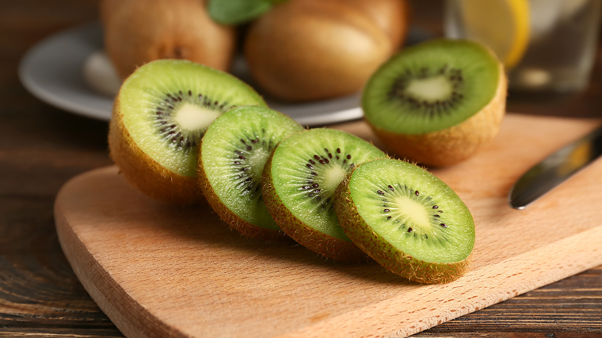 Чем полезен киви при запорах