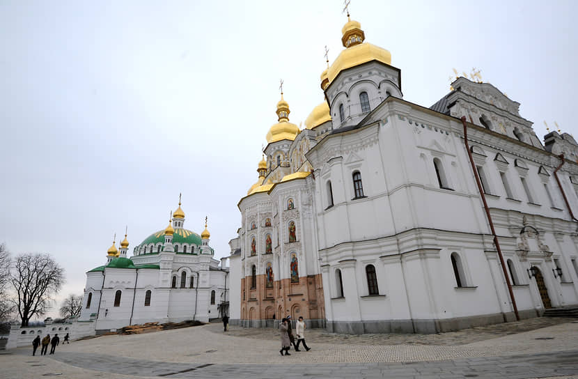 Киево-Печерская лавра под запретом УПЦ теряет доступ к святыням-0