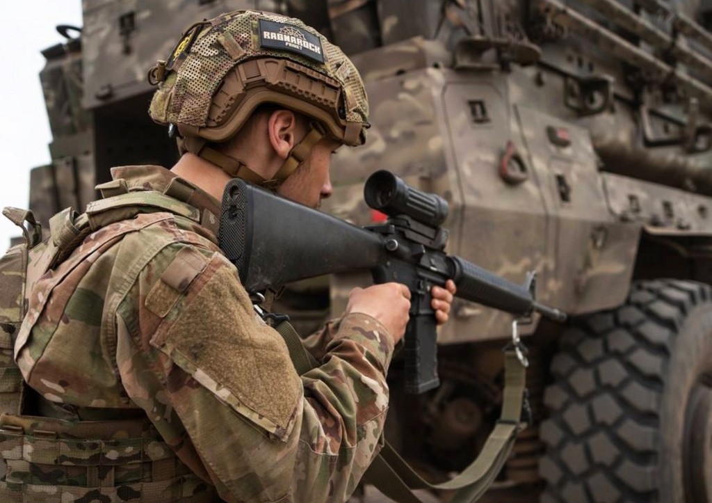 Китайские военные высадились на спорный остров рядом с Филиппинами