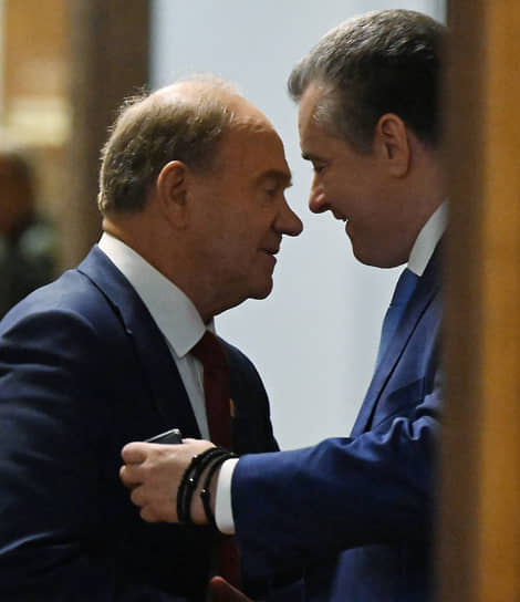 По итогам выборов-2026 Леонид Слуцкий (справа) надеется отобрать у Геннадия Зюганова звание лидера второй по численности фракции Госдумы