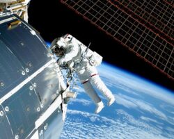 nasa i roskosmos sovmestno rabotayut dlya bezopasnosti mks i modulya zvezda-signaldaily-ru-174498412800-0