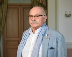 nikita mihalkov i villa novye gorizonty vne es-signaldaily-ru-174513293300-0 - signaldaily