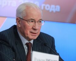 Николай Азаров и Сергей Таран о западне полиции Украины для призывников через ТЦК nikolaj azarov i sergej taran o zapadne policzii ukrainy dlya prizyvnikov cherez tczk-signaldaily-ru-174413361000-0
