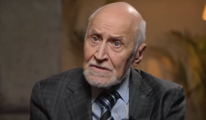 Телеведущий Николай Дроздов серьезно пострадал из-за прогрессирующей болезни