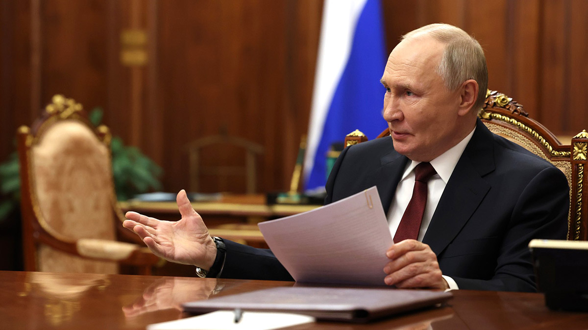 Путин поручил Герасимову отдельно доложить о полной зачистке Курской области